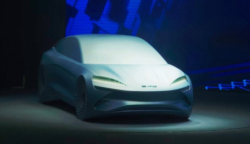 定位B级轿跑，或22万起售，比亚迪海豹要硬钢Model 3？