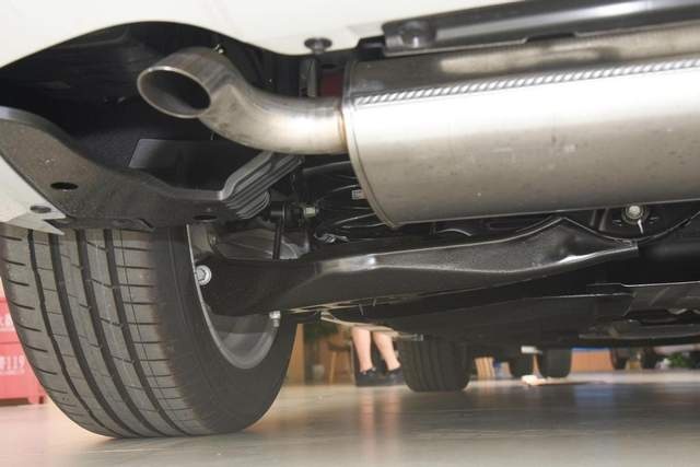 又开始“卷”了？福特蒙迪欧1.5T车型上市，入门才14.98万