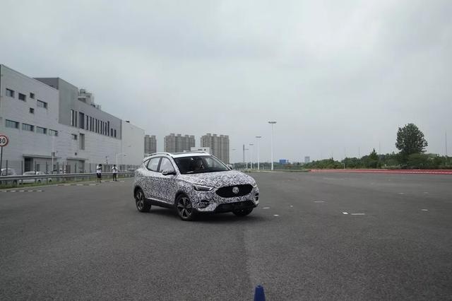 进入8秒之家 场地体验全新名爵ZS试装车