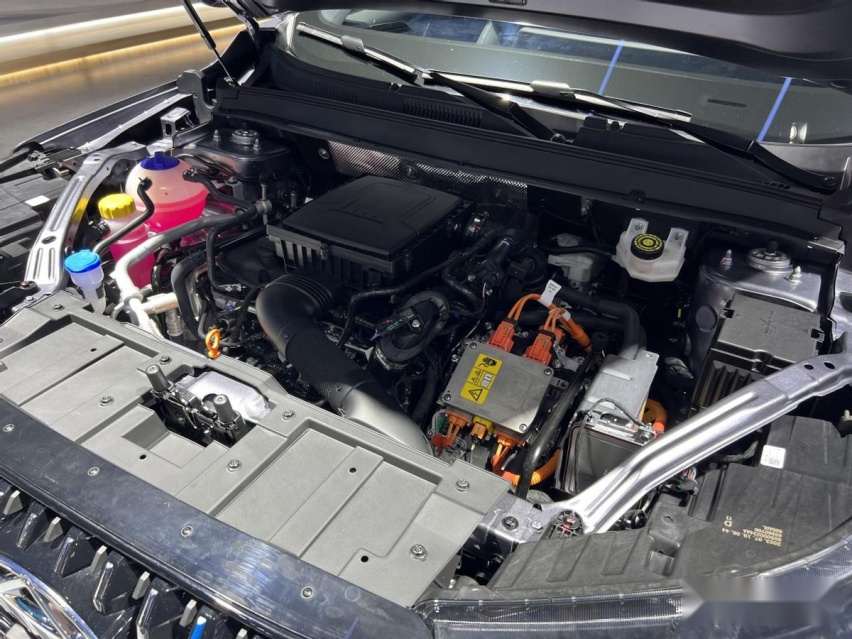 续航1000+km 油耗5.9L 瑞虎7新能源冠军版实拍