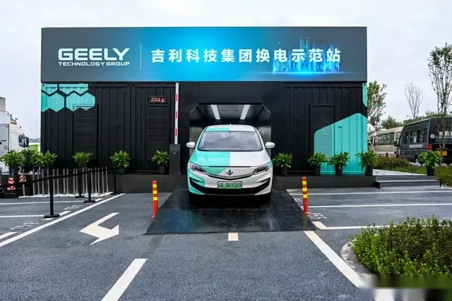 吉利点满“科技树”，杀疯了？