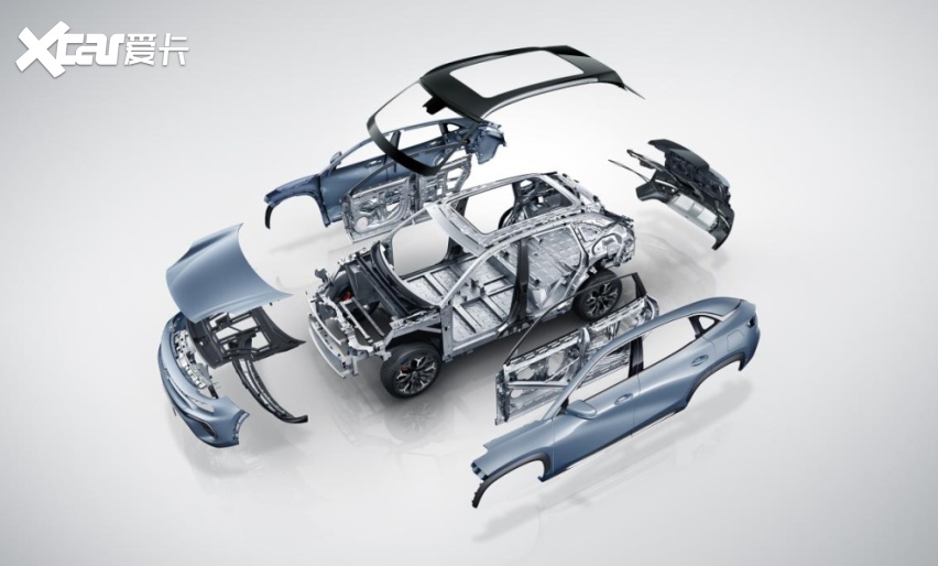 解读特殊的越野车三菱帕杰罗:半承载式车身是优点,同时也是硬伤