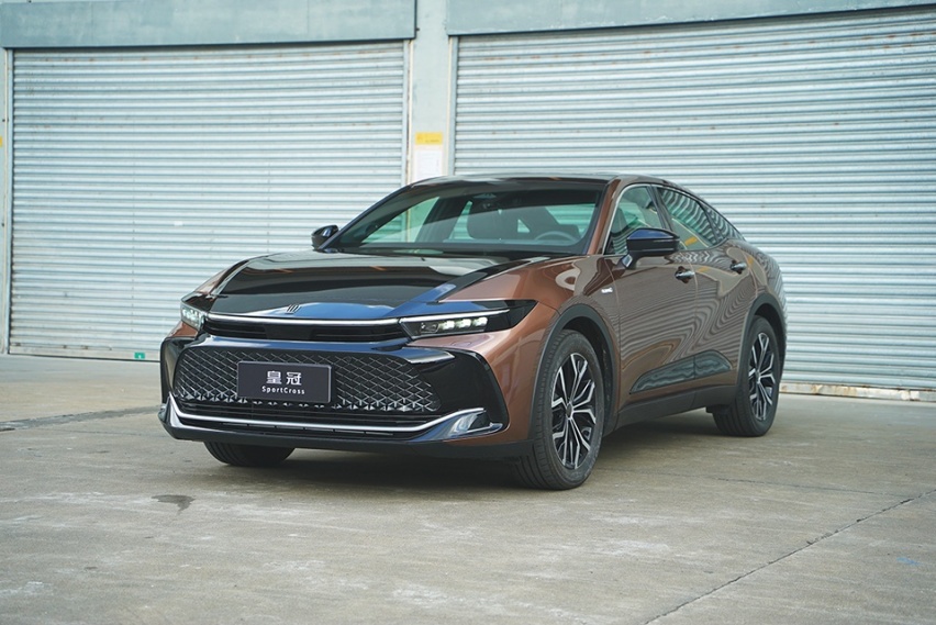 首搭2.4T双擎系统 试驾丰田皇冠 SportCross