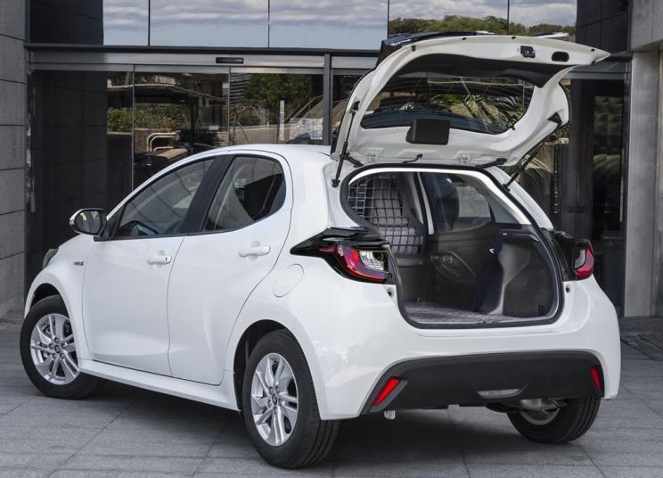 丰田造了一台YARiS Van 后排拆掉当货箱 1.5L自吸拉得动吗？