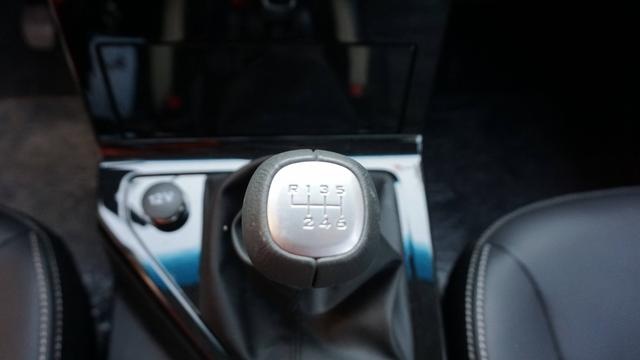 路咖与车：试驾五菱宏光PLUS 一台颇为上手的“四方不楞”？