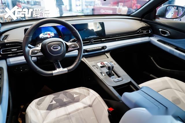 年轻人的第一台混动车 更快更省还便宜 实拍影豹混动版