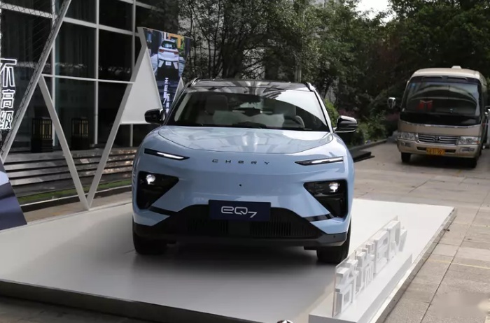 同级唯一全铝车身 中型纯电SUV 奇瑞eQ7今日开启预售