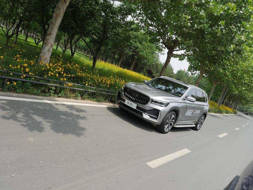 星越L对比瑞虎8L，谁是更称职的家用SUV？