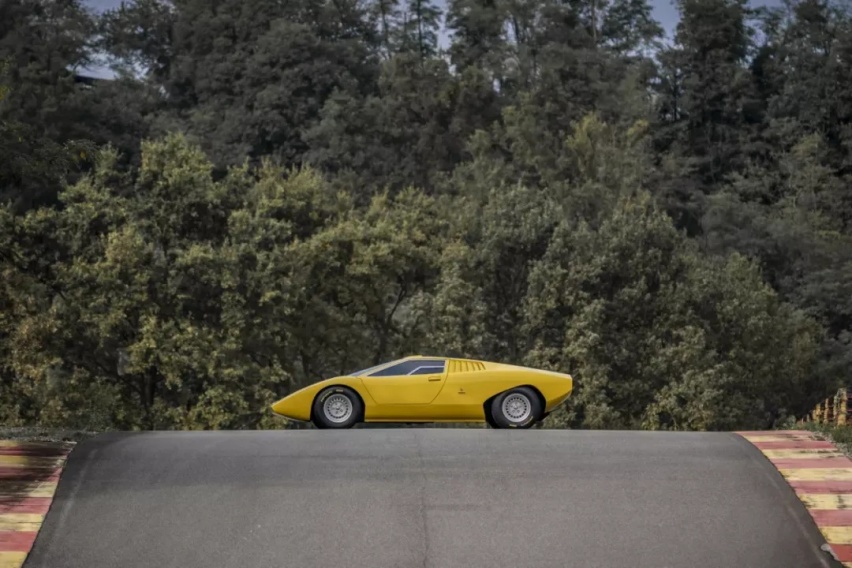 解密车史丨耗时25000小时，兰博基尼复原Countach LP 500原型车