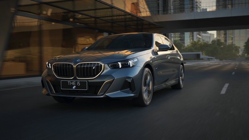 全新BMW 5系：不论油电，乐趣满电