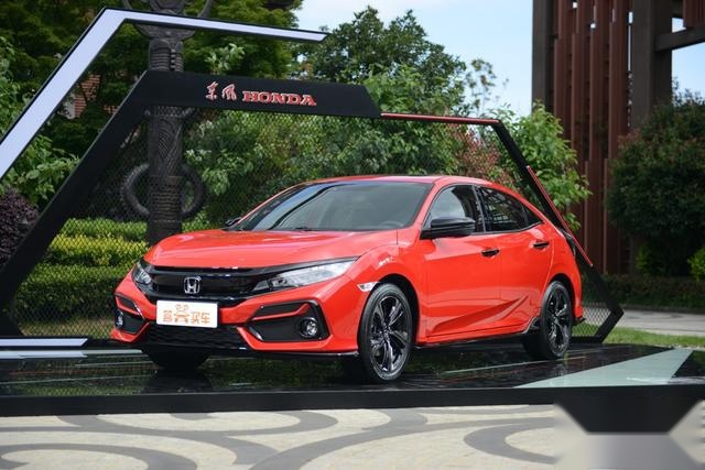 钢炮分两种：一种叫全新CIVIC思域Hatchback，一种