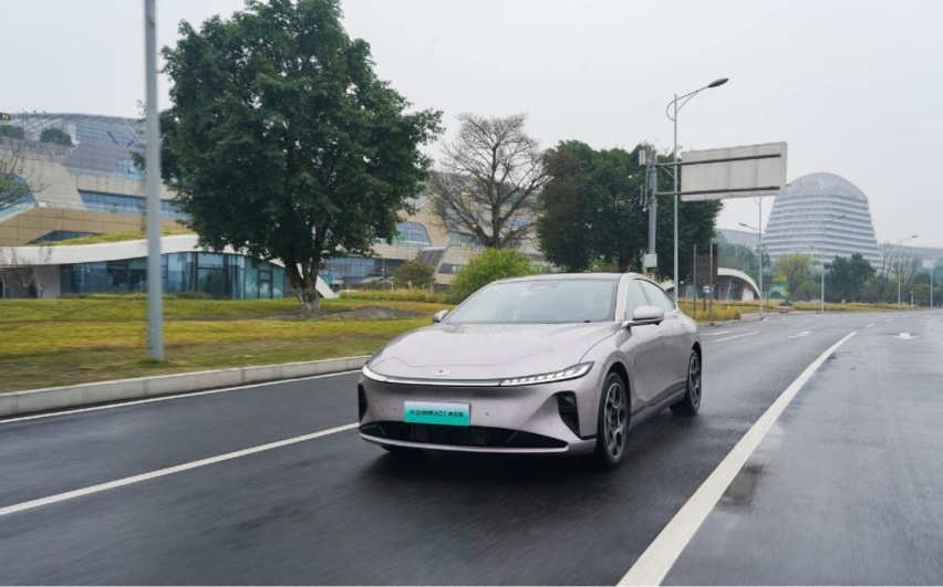 不用等到明年，电池原材料价格暴跌，16万买700km续航已经实现