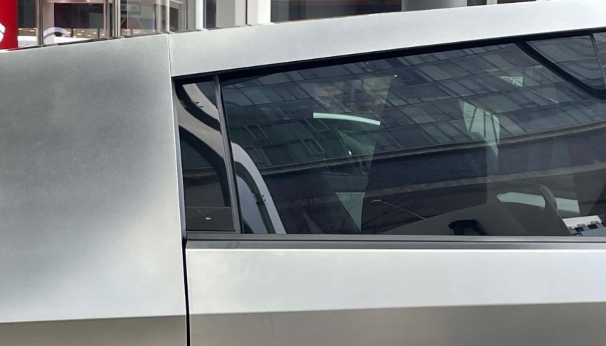 特斯拉Cybertruck量产版详细信息，首批交付10台，无车漆车身