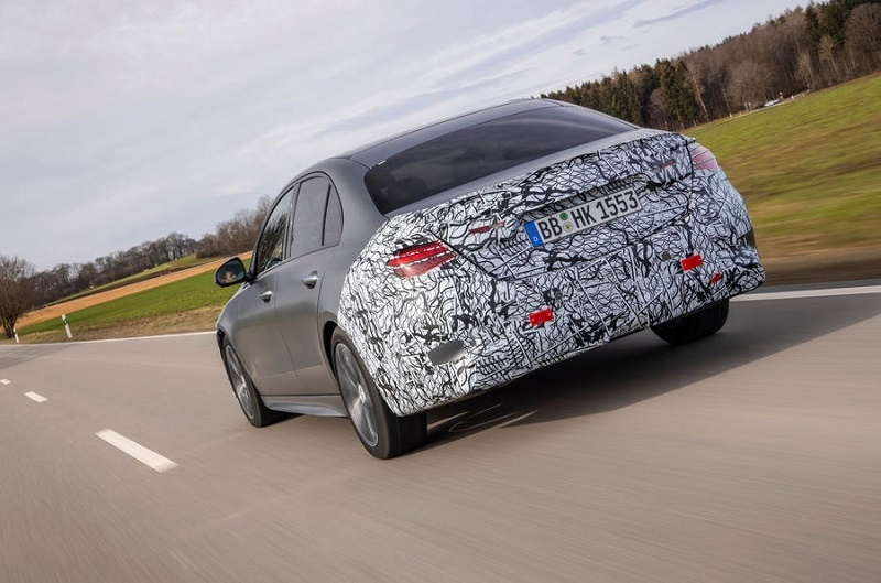 98-mercedes-benz-c-class-2021-prototype-ride-hero-rear.jpg