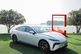 实用运动兼备 试驾体验2025款eπ007