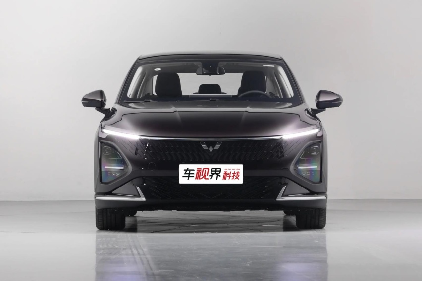 五菱星光插混版正式上市 掀翻B级插混轿车市场/售8.88万元起