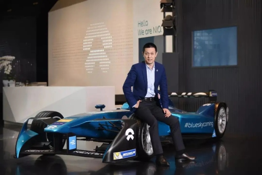李斌的“装”李想的“不装”，蔚来理想谁的格局高？
