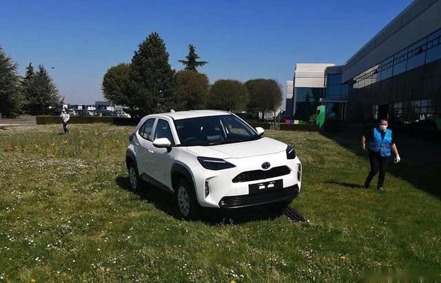 国内最便宜丰田车？ 丰田YARiS CROSS实车效果袖珍