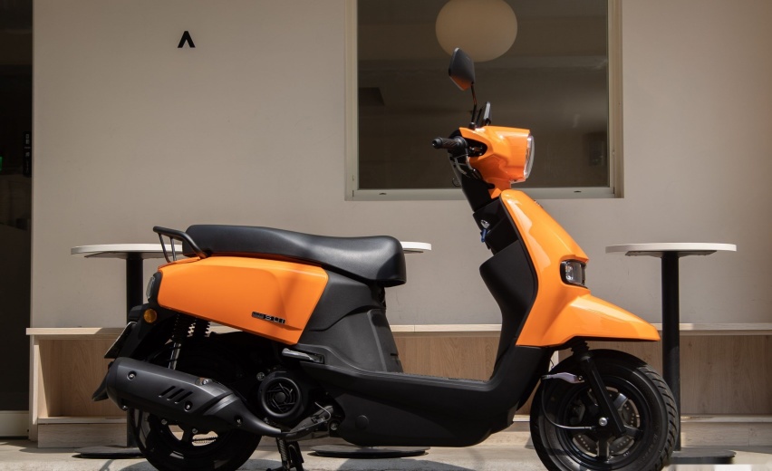 2023铃木SUI 125新车试驾：K-car风格踏板摩托车