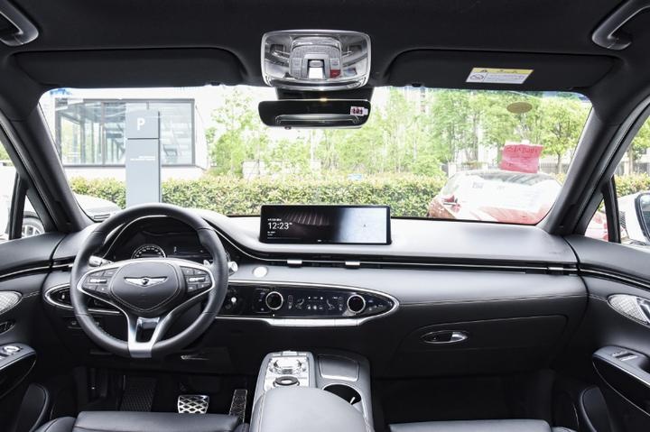 韩系豪车，对标宝马X3，起售32.98万的捷尼赛思GV70实力如何？