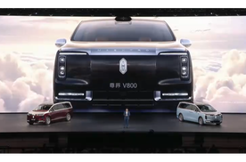 76.6万起！尊界V800捅破MPV天花板，豪华套房搬进车里