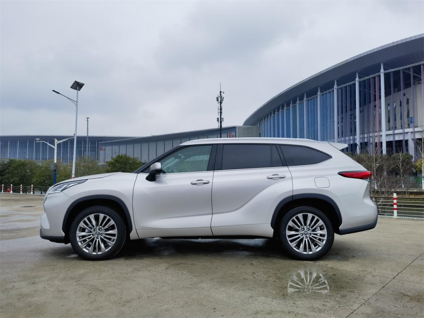 陪你去有风的地方 试驾汉兰达380T 移动生活家