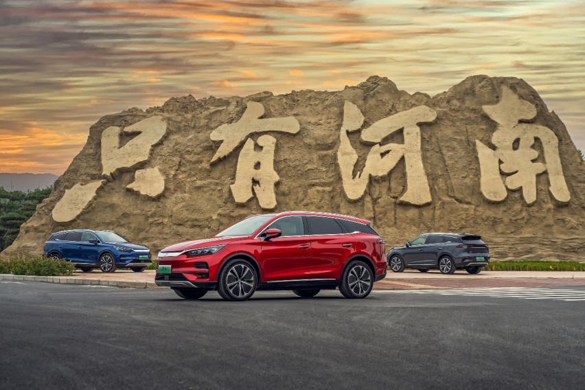 6座布局/4.4秒破百 试驾2022款唐EV 诚意满满的家用车