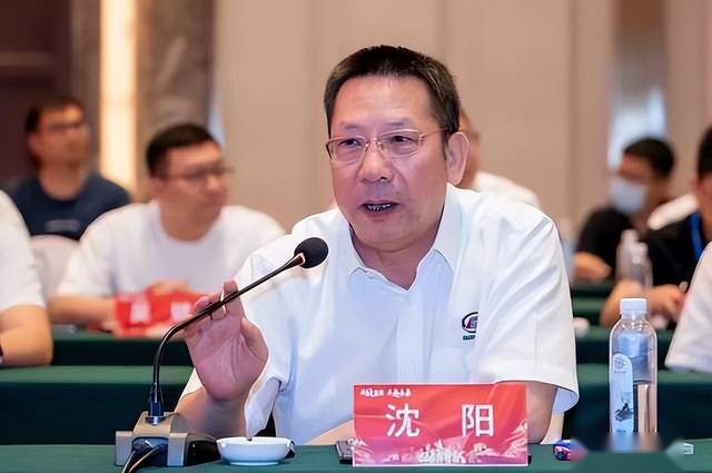 姚佐平薛海涛接班成谜，上汽通用五菱沈阳为何延期退休？