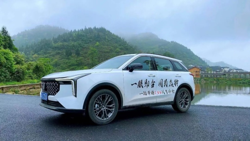 试驾奔腾T55丨FMA架构赋能，不仅样子好看，开起来也舒服