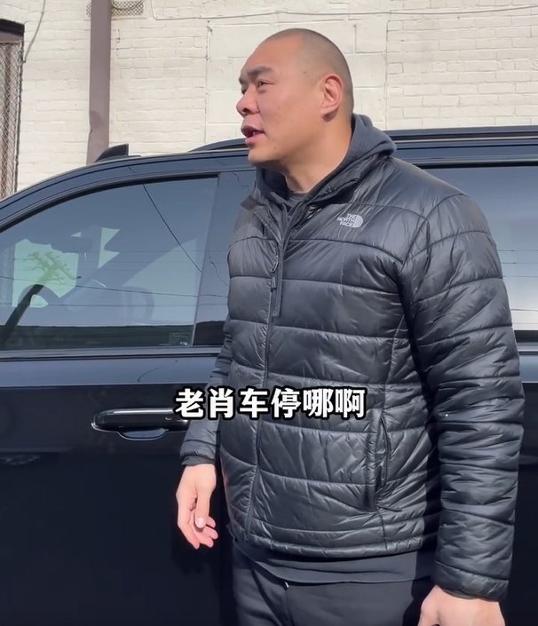 世界重量级拳王张志磊开啥车？堪称移动行宫，国内买不到