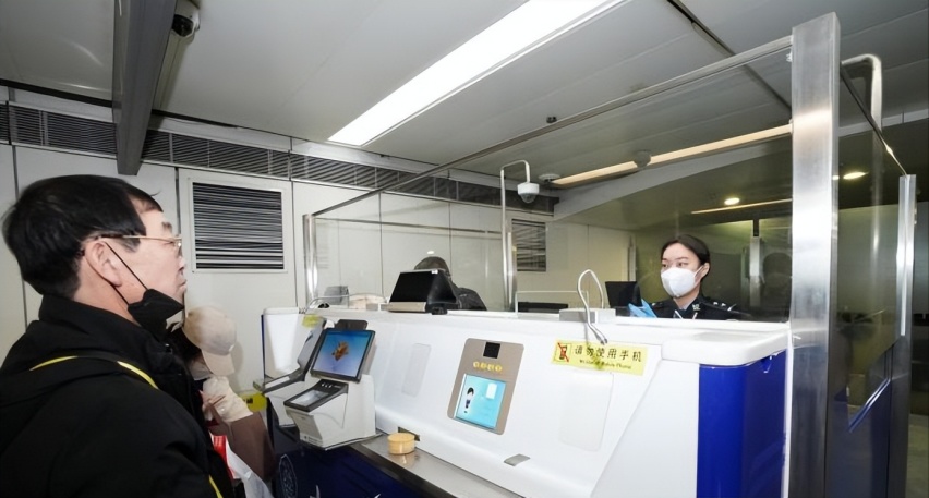 长春龙嘉机场停车一天一宿多少钱，长春龙嘉机场停车场怎么收费