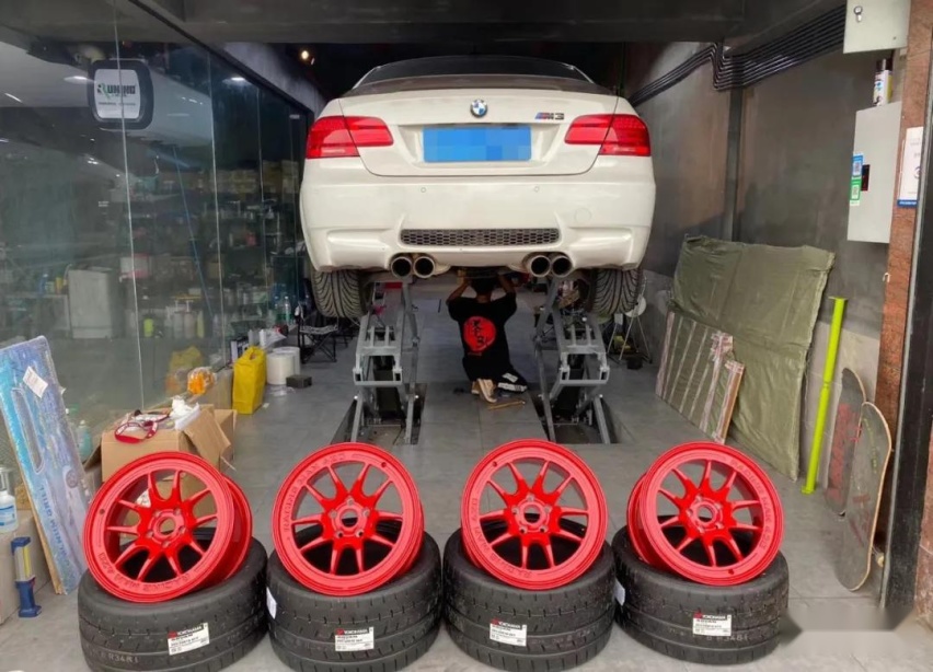 战斗格宝马M3 E92上路，感受下4.0升V8大排自吸的魅力