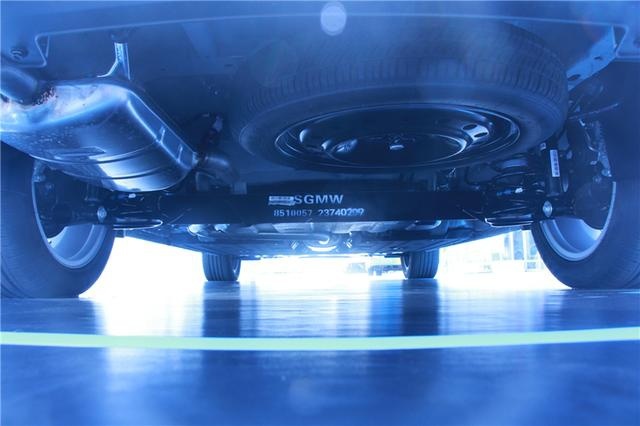 8.48万元起，新宝骏RC-6/RM-5两款跨界车型正式上市