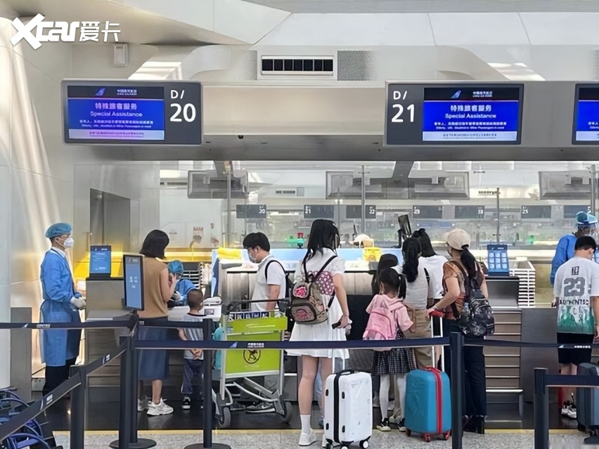 广州白云机场停车场收费多少钱一天，白云机场附近停车哪里便宜？