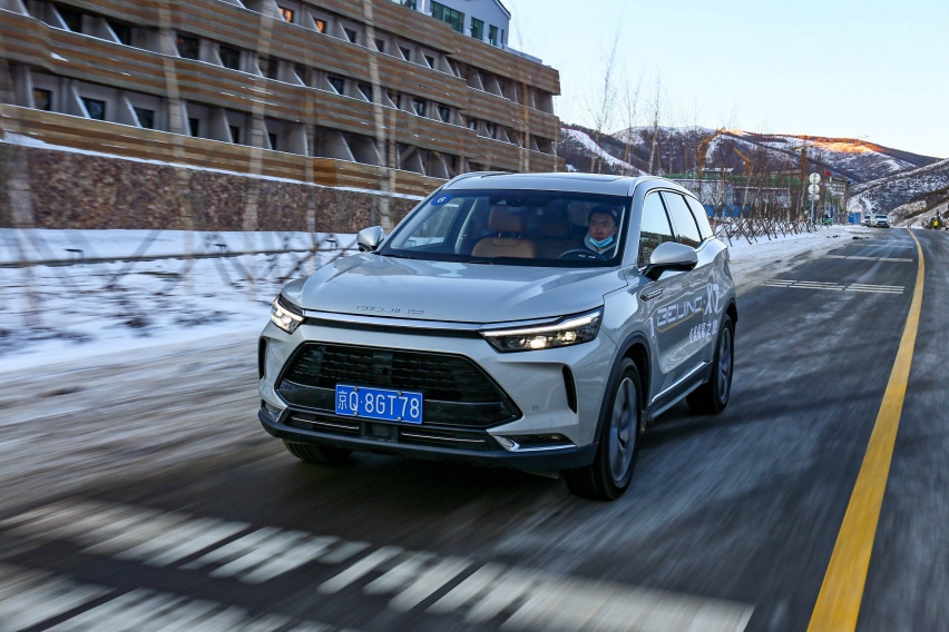 不到15万配AR实景导航 BEIJING-X7开起来怎样？