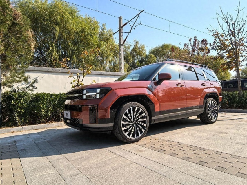 30万内最好的轻野中大型SUV 第五代胜达试过才知道是真香