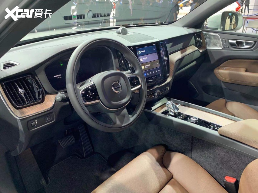 2021上海车展：全新沃尔沃XC60实车亮相/内外均升级
