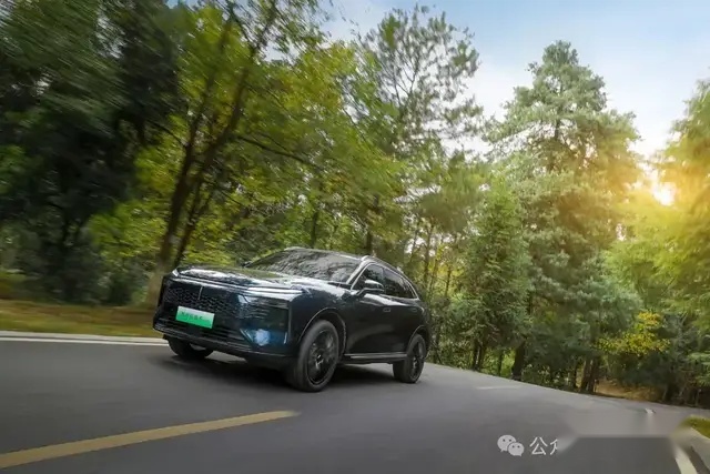 新魏牌摩卡零百4.7秒/纯电200km，唐DM-p车主后悔吗