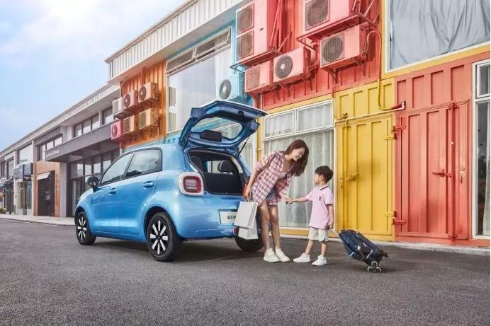 欧拉R1亲子版上市，补贴后售价7.38万元起