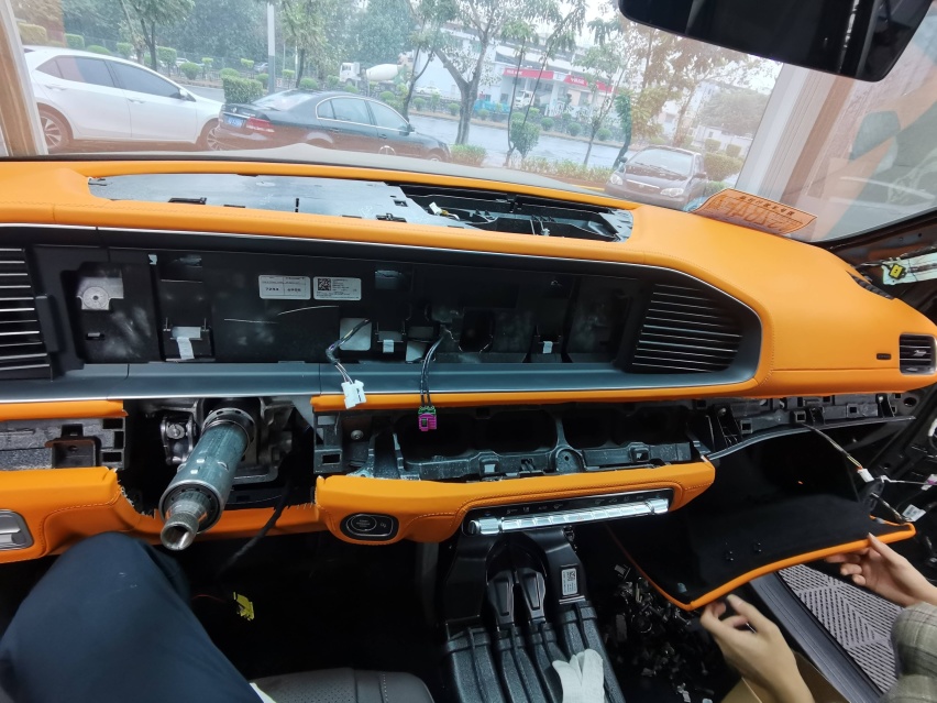 2022款奔驰GLS450升级迈巴赫四座爱马仕橙内饰，尽享舒适奢华