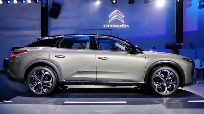 一代法系旗舰车，起售14.37万元的雪铁龙凡尔赛C5X