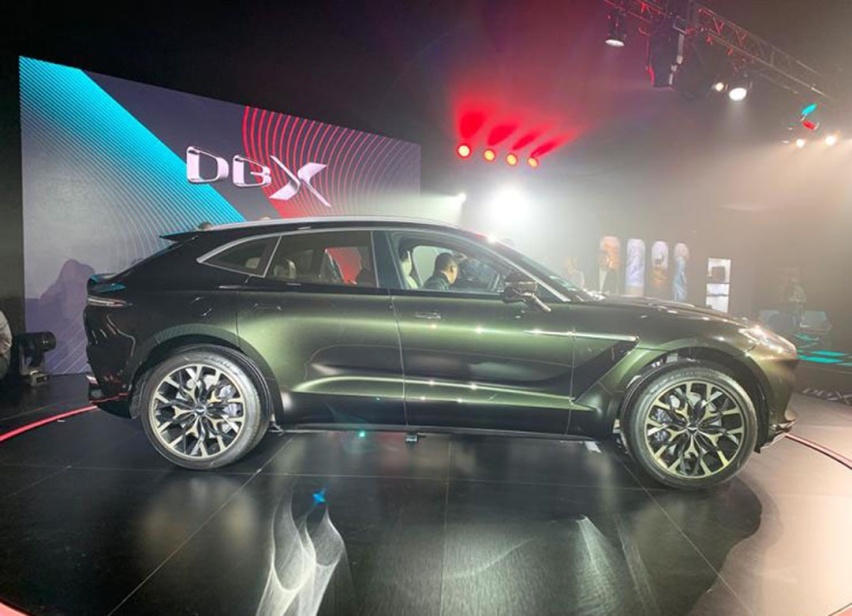 又一台有钱必买的SUV，4.0T双涡轮增压，回头率爆炸