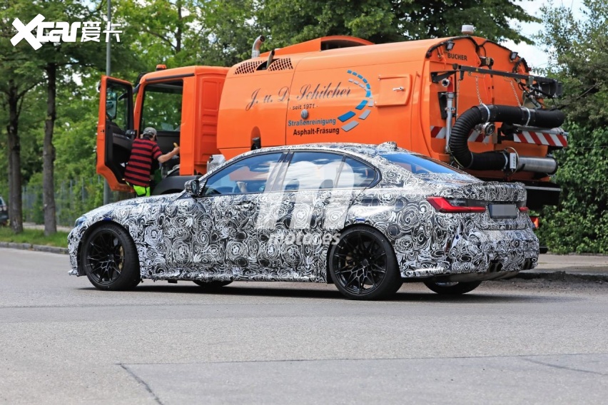 动力大幅度升级 宝马全新M3将于9月亮相