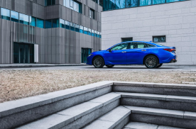 一汽丰田全新亚洲龙产品力革新，智能表现更强，驾驶质感如何