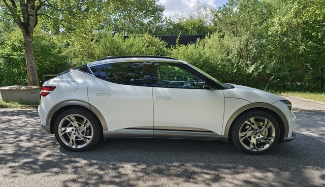 国内首发评测捷尼赛思GV60：求解电动车时代Modern Luxury
