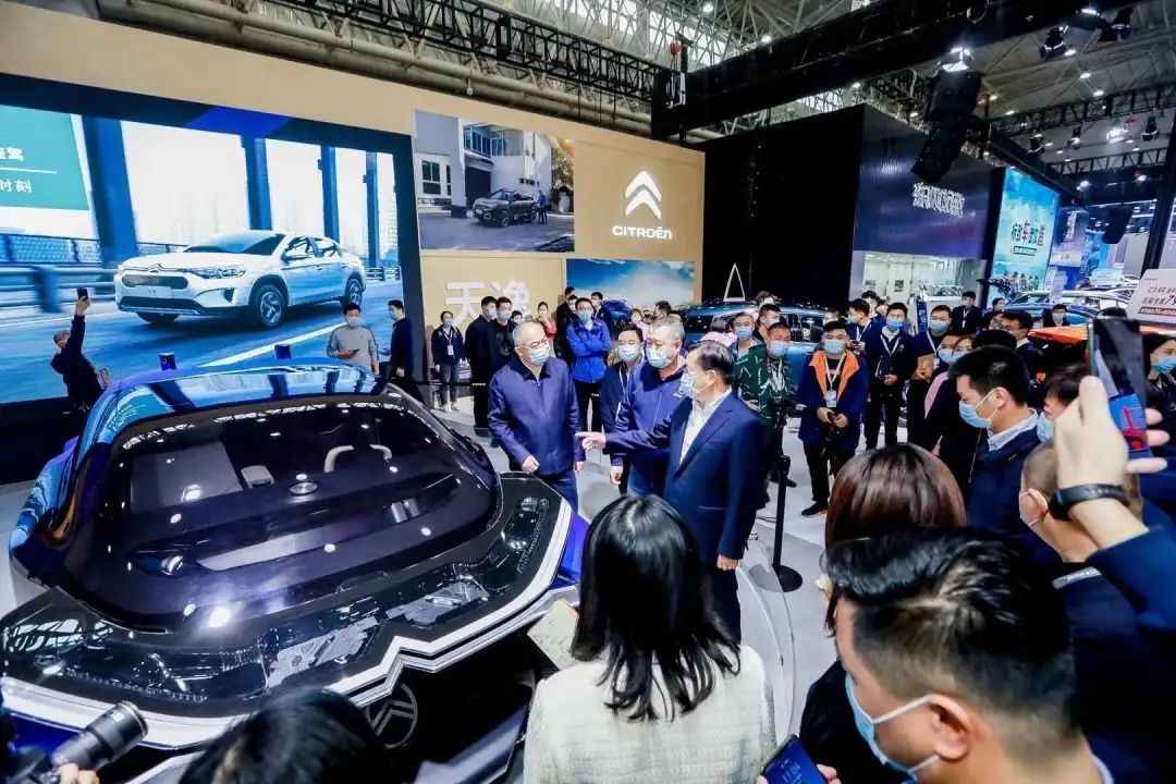 武漢市委書記、市長(zhǎng)為東風(fēng)雪鐵龍點(diǎn)贊鼓勁! 武漢市委書記、市長(zhǎng)為東風(fēng)雪鐵龍點(diǎn)贊鼓勁!