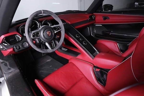保时捷918 Spyder实车 简洁大气的设计