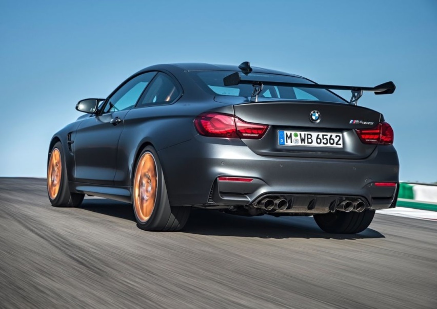 3.0T双增压571马力，英菲尼迪Q60叫板宝马M4 GTS