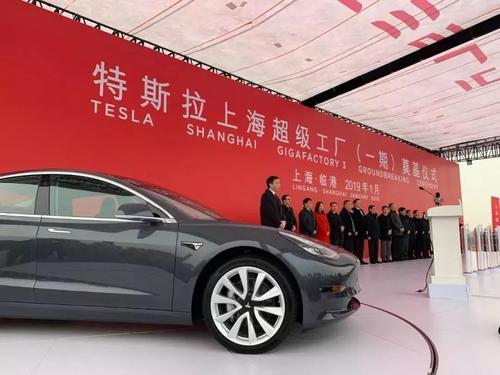 3个月亏47亿，产能降67%，特斯拉被这家公司“绑架”了