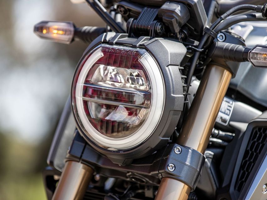 2021款本田CB650R复古街车详解，悬架升级更舒服